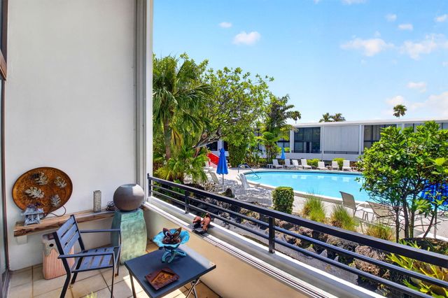 3589 S Ocean Boulevard 19, South Palm Beach, FL 33480