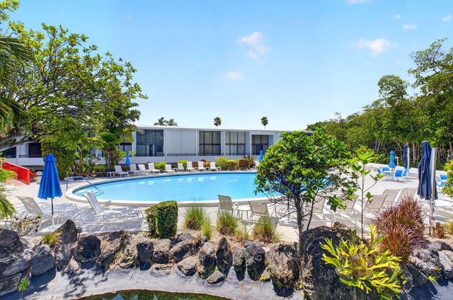 3589 S Ocean Boulevard 19, South Palm Beach, FL 33480