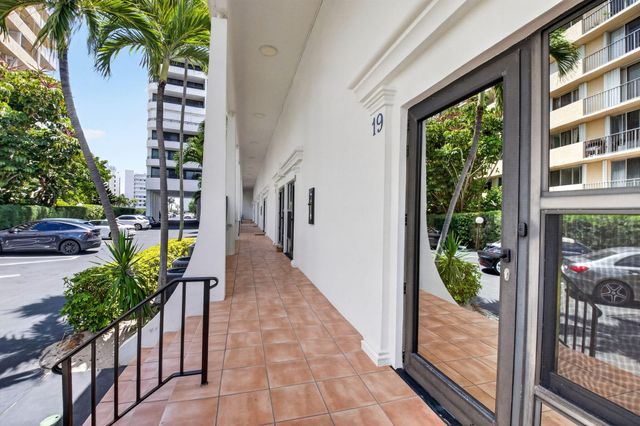 3589 S Ocean Boulevard 19, South Palm Beach, FL 33480