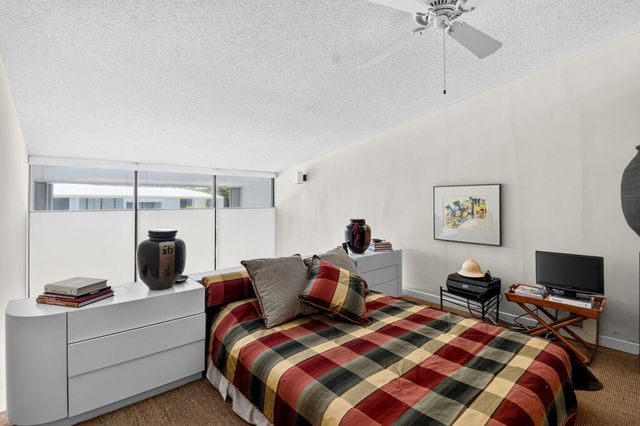 3589 S Ocean Boulevard 19, South Palm Beach, FL 33480
