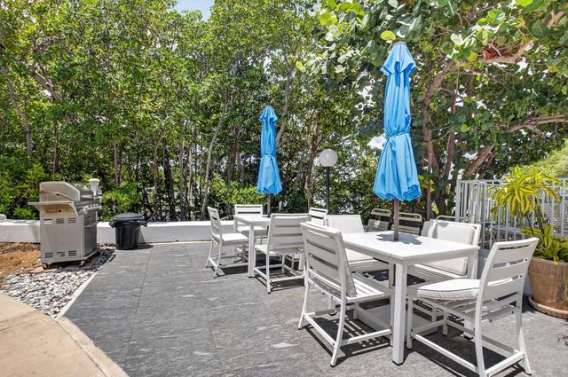 3589 S Ocean Boulevard 19, South Palm Beach, FL 33480