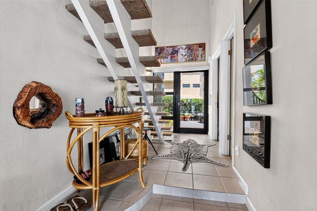 3589 S Ocean Boulevard 19, South Palm Beach, FL 33480