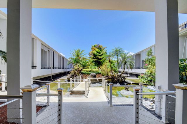 3589 S Ocean Boulevard 19, South Palm Beach, FL 33480