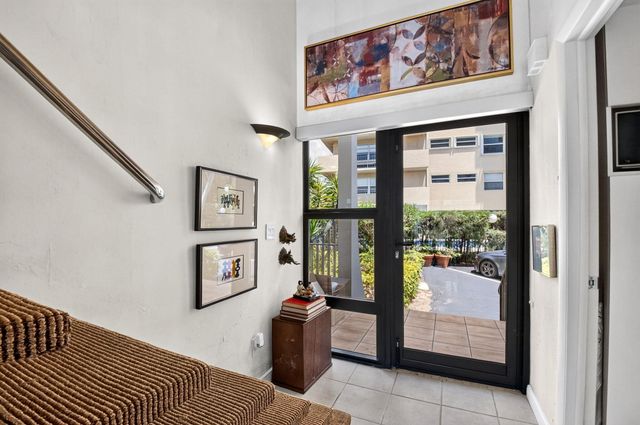 3589 S Ocean Boulevard 19, South Palm Beach, FL 33480