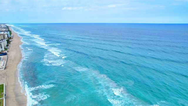 3589 S Ocean Boulevard 19, South Palm Beach, FL 33480