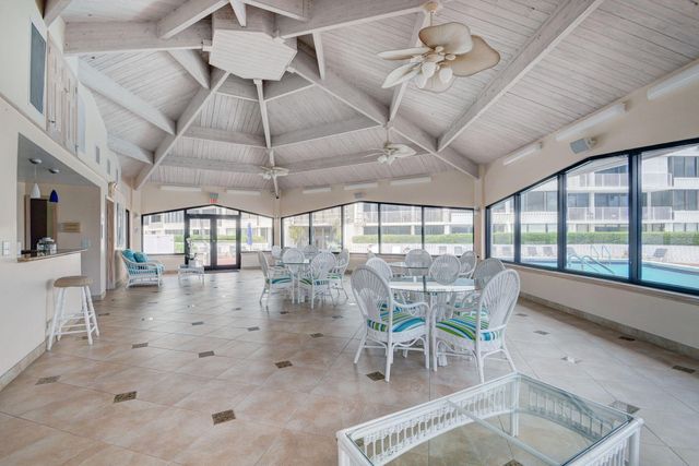 3589 S Ocean Boulevard 19, South Palm Beach, FL 33480