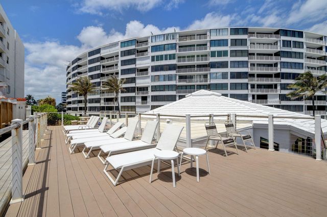 3589 S Ocean Boulevard 19, South Palm Beach, FL 33480