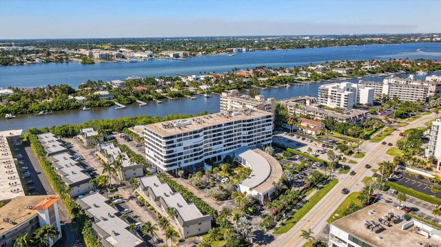 3589 S Ocean Boulevard 19, South Palm Beach, FL 33480