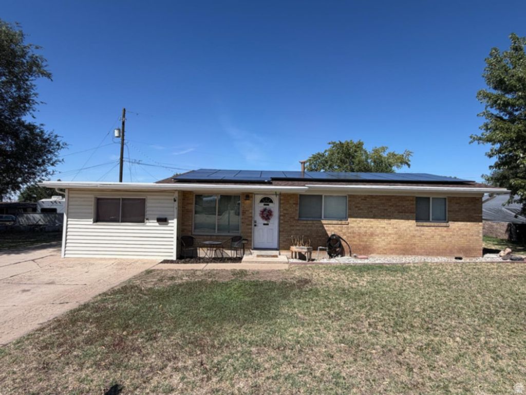 440 N 200 W, Clearfield, UT 84015 — exterior