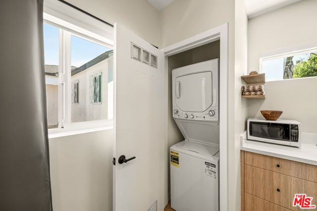 2001 S Spaulding Avenue, Los Angeles, CA 90016