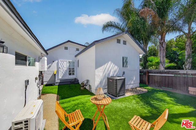 2001 S Spaulding Avenue, Los Angeles, CA 90016