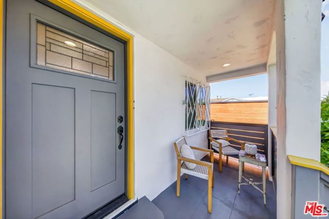 2001 S Spaulding Avenue, Los Angeles, CA 90016