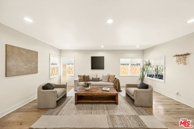 2001 S Spaulding Avenue, Los Angeles, CA 90016