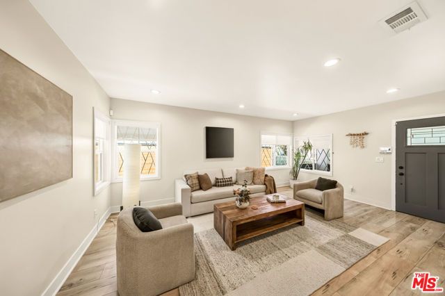 2001 S Spaulding Avenue, Los Angeles, CA 90016