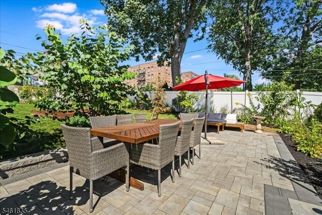 22 Forest St, Montclair Twp., NJ 07042