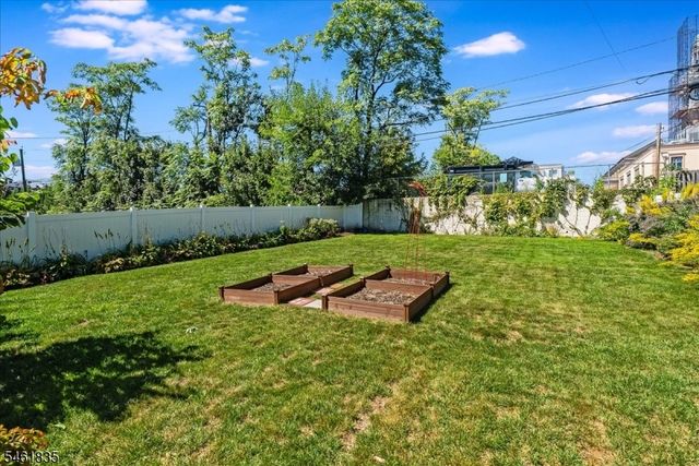 22 Forest St, Montclair Twp., NJ 07042
