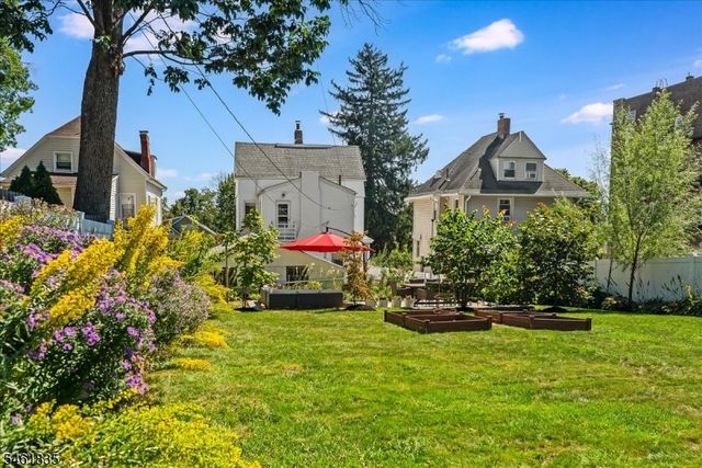 22 Forest St, Montclair Twp., NJ 07042