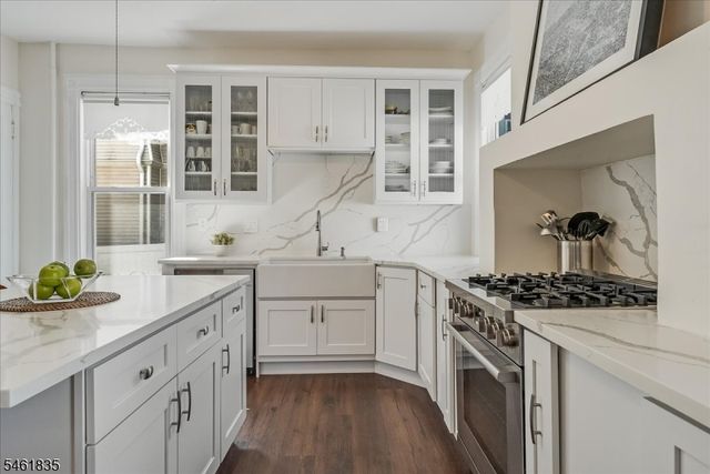 22 Forest St, Montclair Twp., NJ 07042