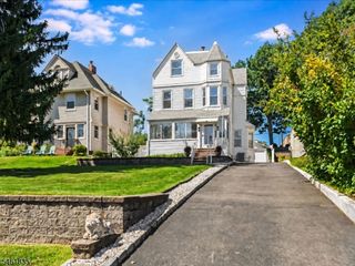 22 Forest St, Montclair Twp., NJ 07042
