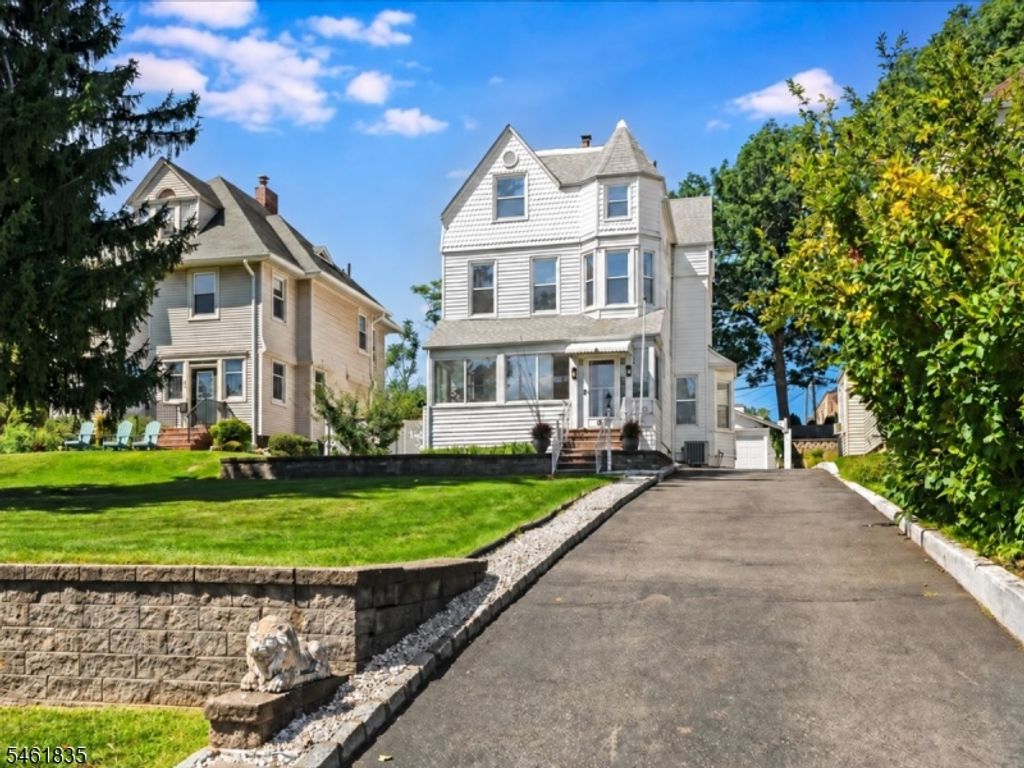 22 Forest St, Montclair Twp., NJ 07042