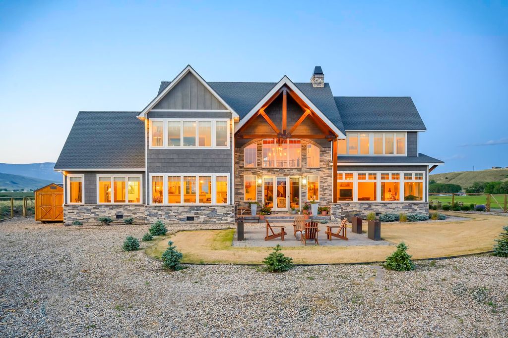 6 Whitney Dr, Cody, WY 82414