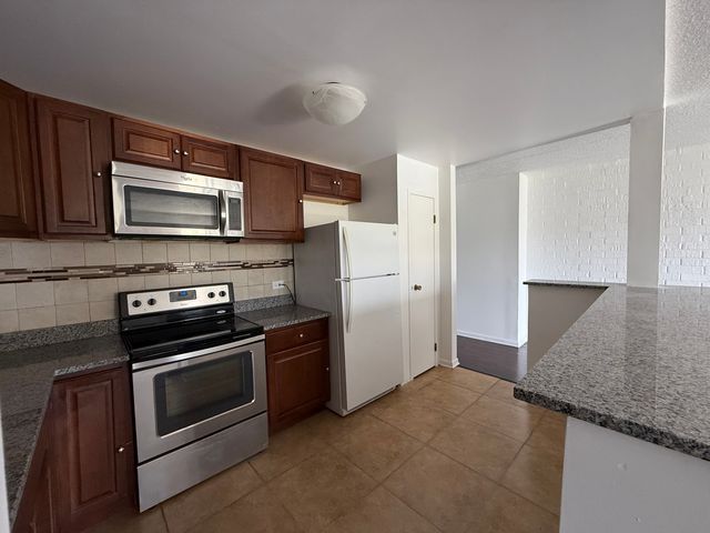 3220 Sanders Road 3B, Northbrook, IL 60062