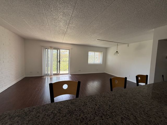 3220 Sanders Road 3B, Northbrook, IL 60062