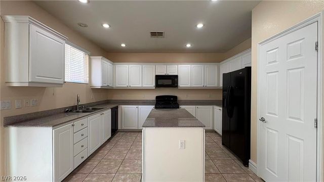 9689 KAMPSVILLE Avenue 0, Las Vegas, NV 89148