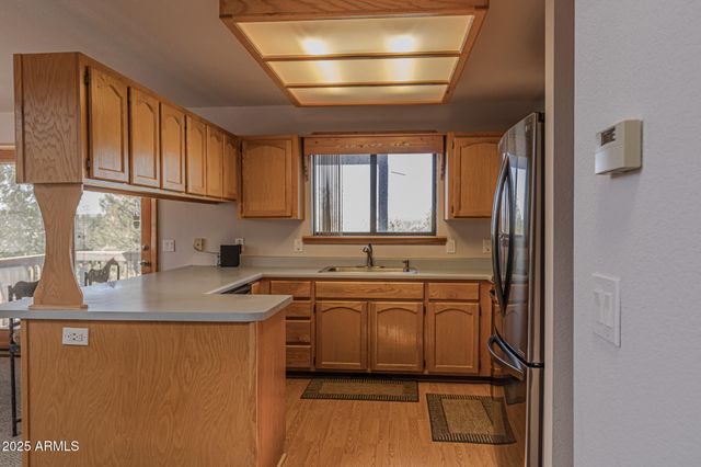 2806 SKYHAWK Drive, Overgaard, AZ 85933