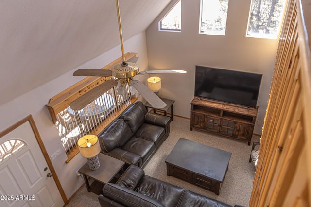 2806 SKYHAWK Drive, Overgaard, AZ 85933