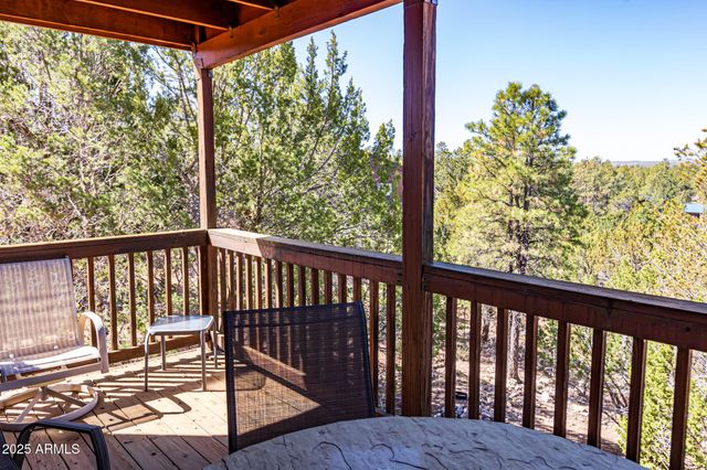 2806 SKYHAWK Drive, Overgaard, AZ 85933