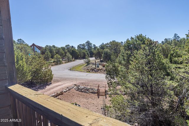 2806 SKYHAWK Drive, Overgaard, AZ 85933