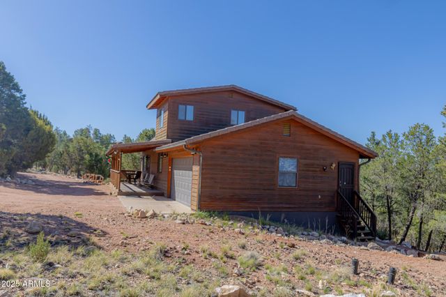 2806 SKYHAWK Drive, Overgaard, AZ 85933