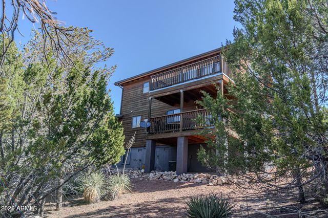 2806 SKYHAWK Drive, Overgaard, AZ 85933