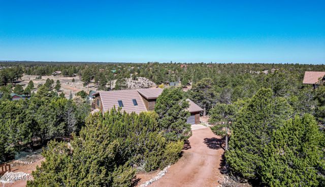 2806 SKYHAWK Drive, Overgaard, AZ 85933