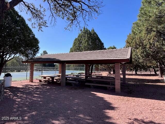 2806 SKYHAWK Drive, Overgaard, AZ 85933