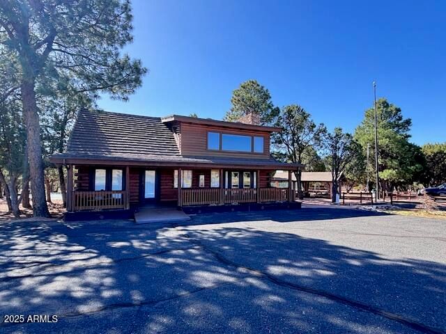 2806 SKYHAWK Drive, Overgaard, AZ 85933