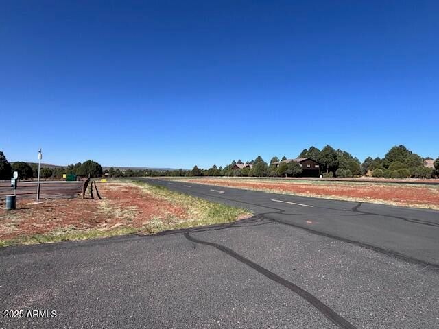 2806 SKYHAWK Drive, Overgaard, AZ 85933