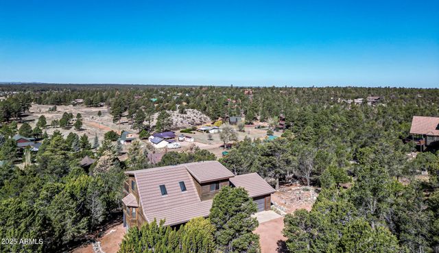 2806 SKYHAWK Drive, Overgaard, AZ 85933