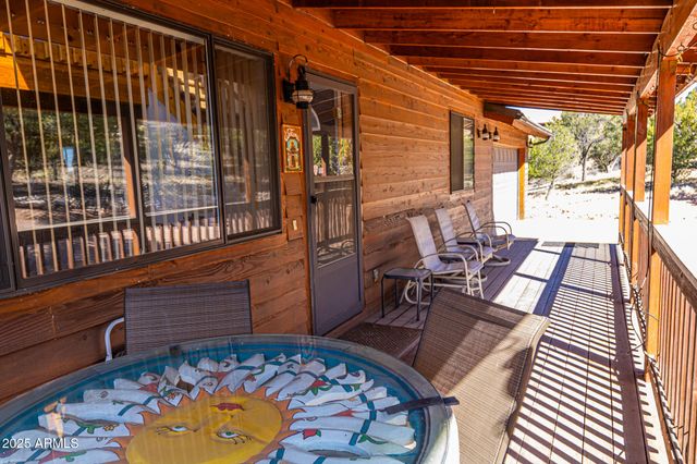 2806 SKYHAWK Drive, Overgaard, AZ 85933