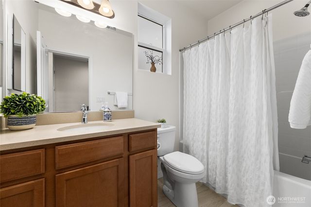 22701 SE 237th Place, Maple Valley, WA 98038