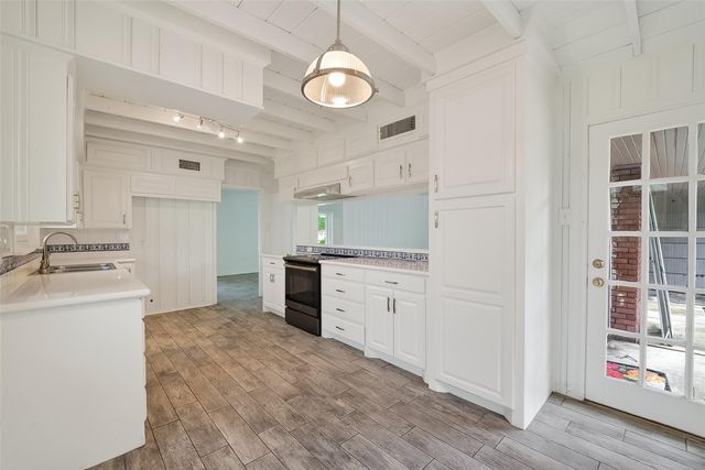 8818 Linkmeadow Lane, Houston, TX 77025