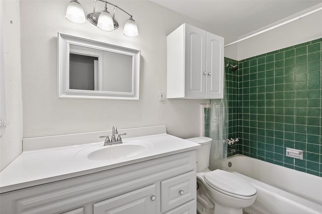 8818 Linkmeadow Lane, Houston, TX 77025