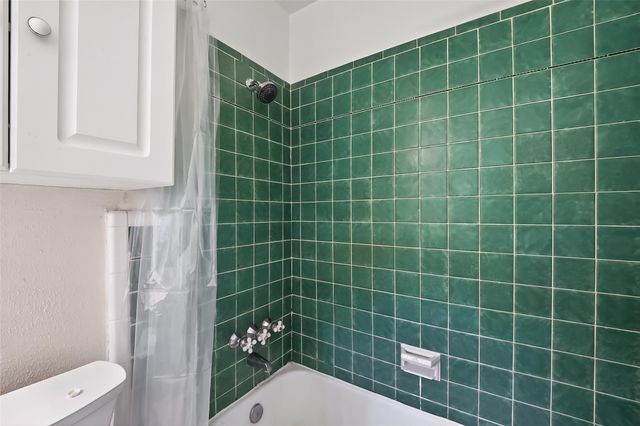 8818 Linkmeadow Lane, Houston, TX 77025