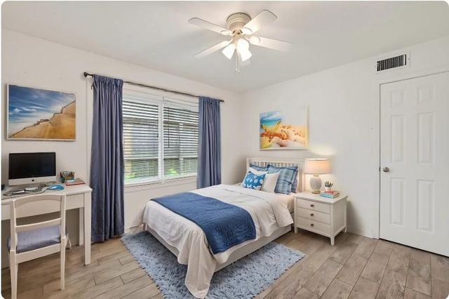 8818 Linkmeadow Lane, Houston, TX 77025