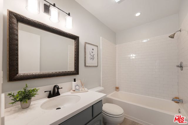 4933 Indian Wood Road 364, Culver City, CA 90230
