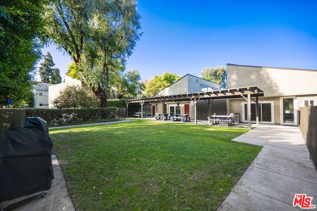 4933 Indian Wood Road 364, Culver City, CA 90230