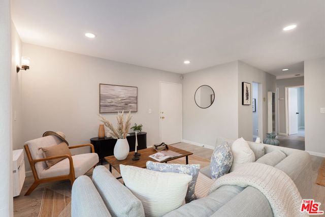 4933 Indian Wood Road 364, Culver City, CA 90230