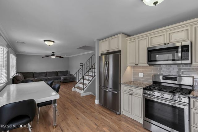 27 Branch Road, Oakhurst, NJ 07755