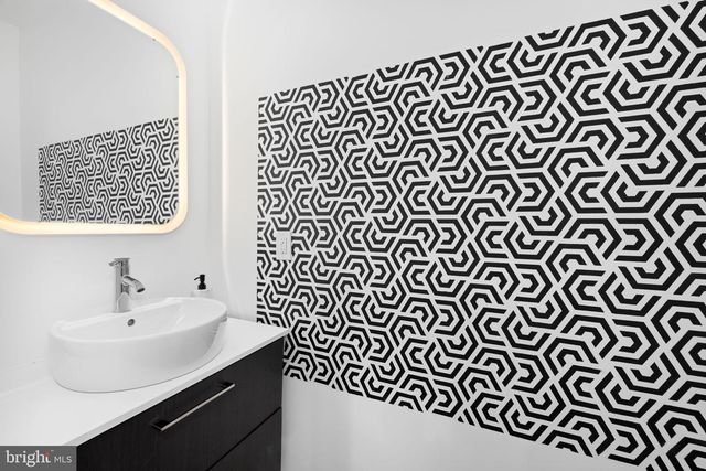 758 GRESHAM PL NW, Washington, DC 20001